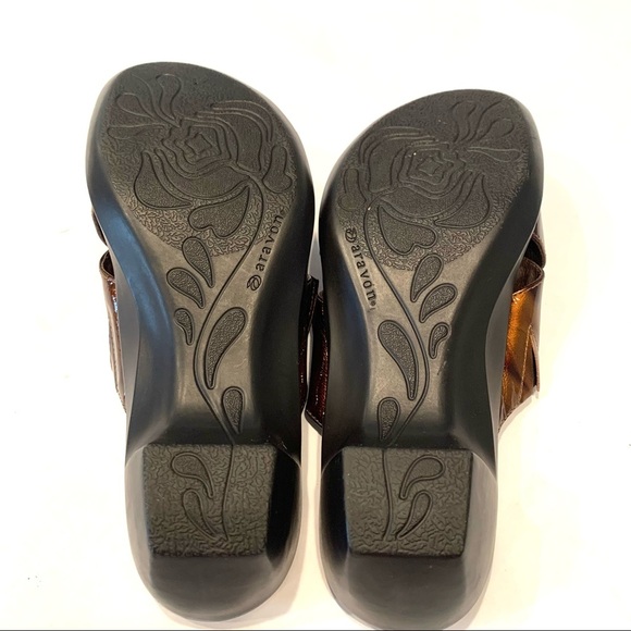 Aravon Tortoise Shell Leather Slide Sandals - Picture 9 of 9